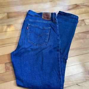 Levi’s 311 Shaping Skinny Jean in Medium Wash
